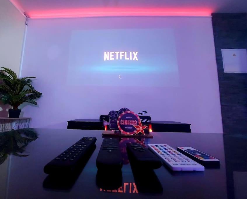 Cinema A Domicile Διαμέρισμα Μορλαί Εξωτερικό φωτογραφία